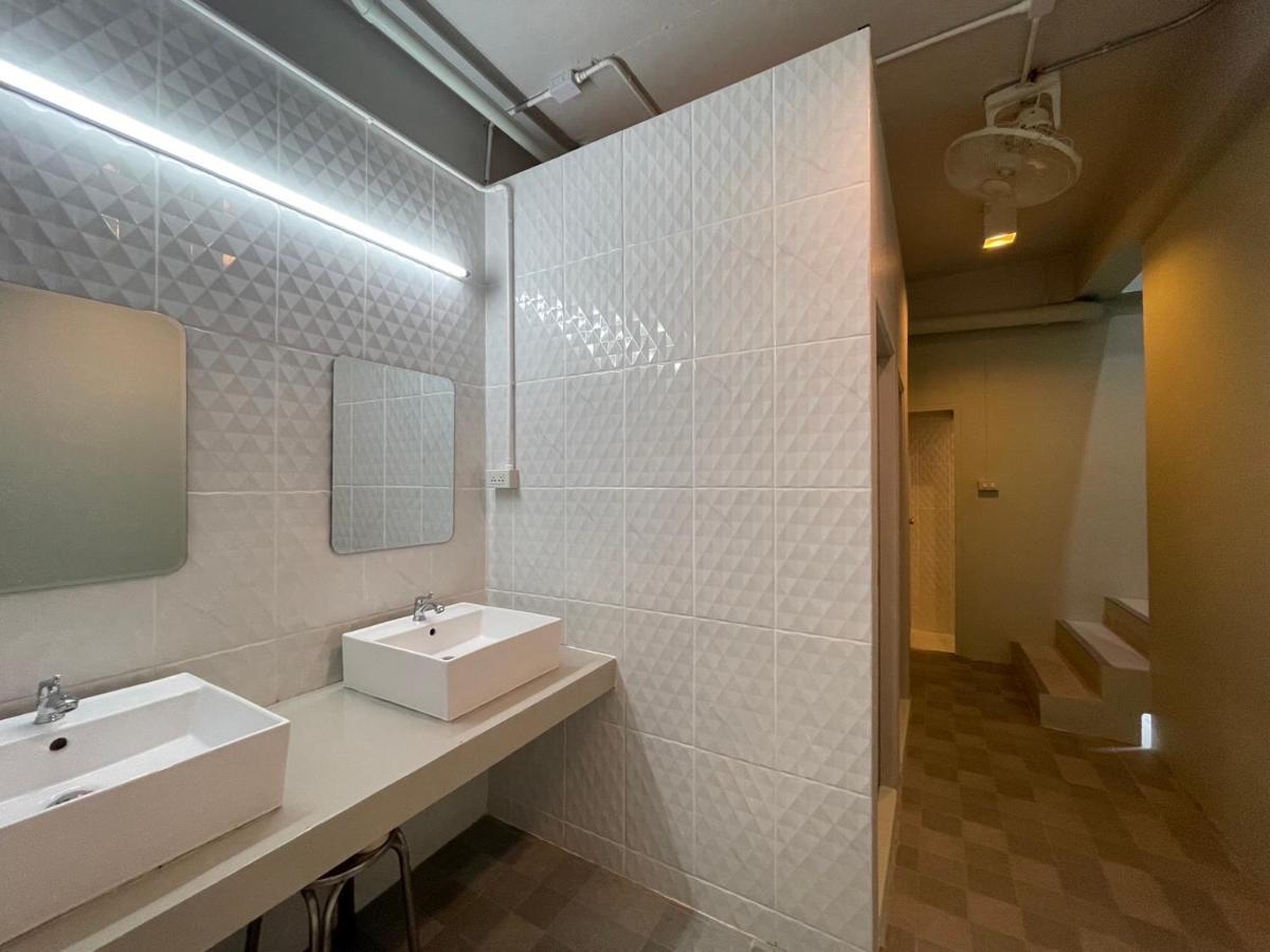 Comfort Zone Hostel @ Tha Pae Chiang Mai Exterior photo